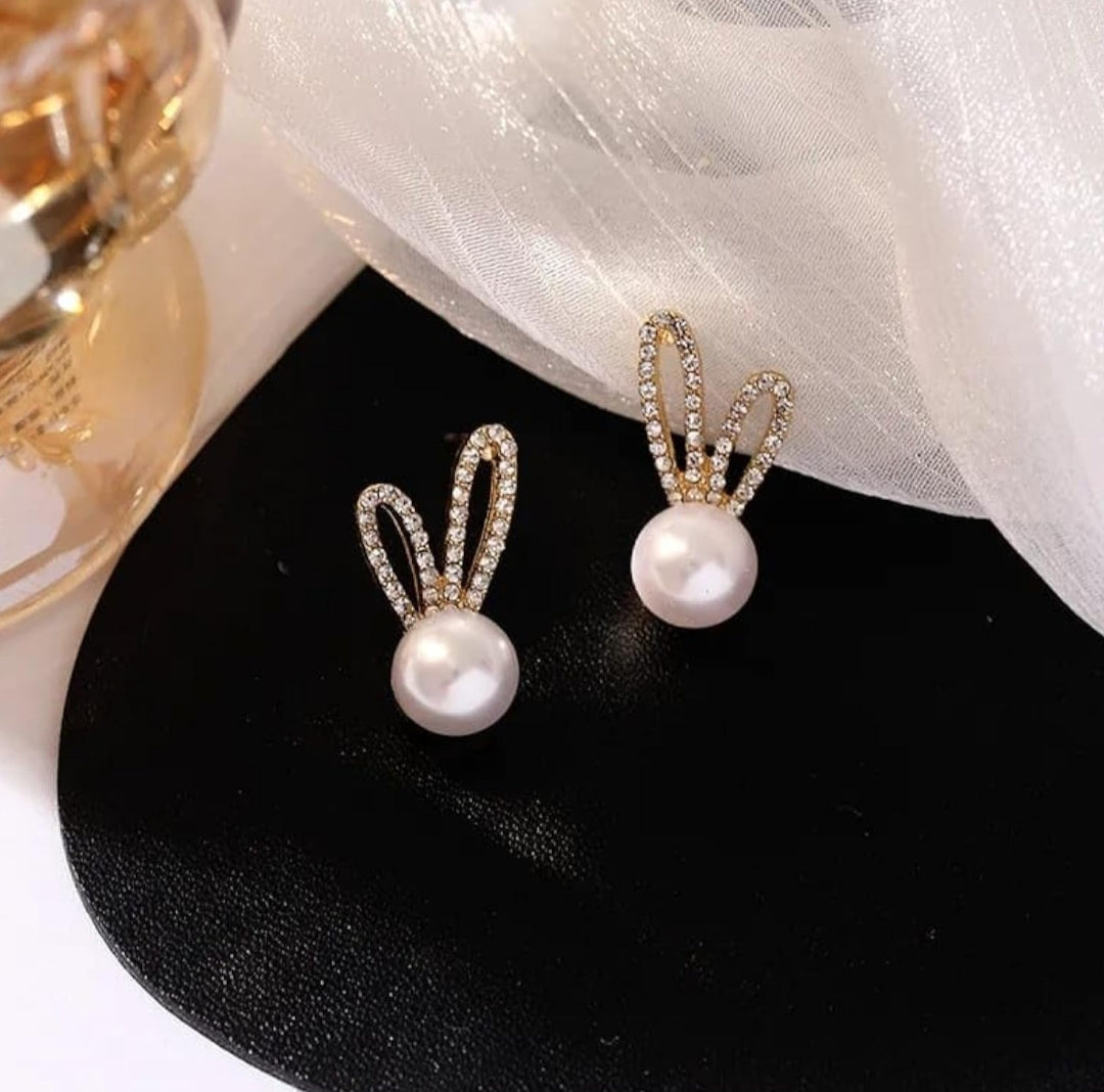 Elegant Pearl Bunny Ear Earrings – Cute & Stylish Fashion Jewelry