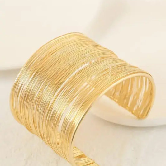 Elegant Gold Wire Cuff Bracelet–Statement Jewelry for Women