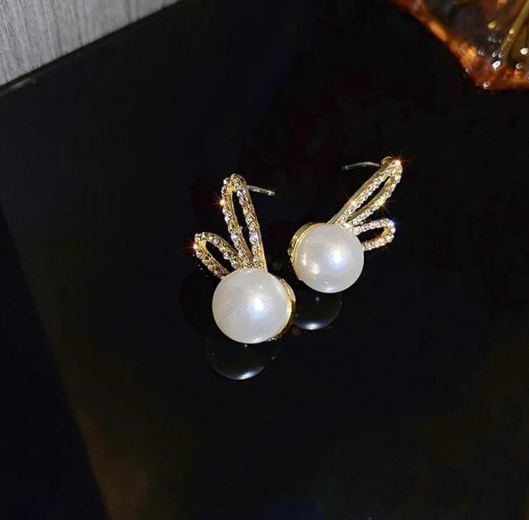Elegant Pearl Bunny Ear Earrings – Cute & Stylish Fashion Jewelry